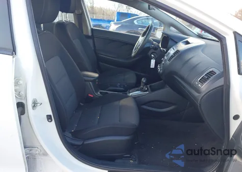 2018 Kia Forte Lx z USA, uszkodzony, nr VIN 3KPFK4A73JE196242